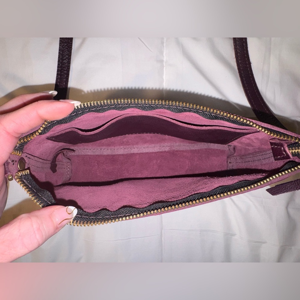 Portland Leather Poppy Classic Bag in Plum EUC - Picture 5 of 9